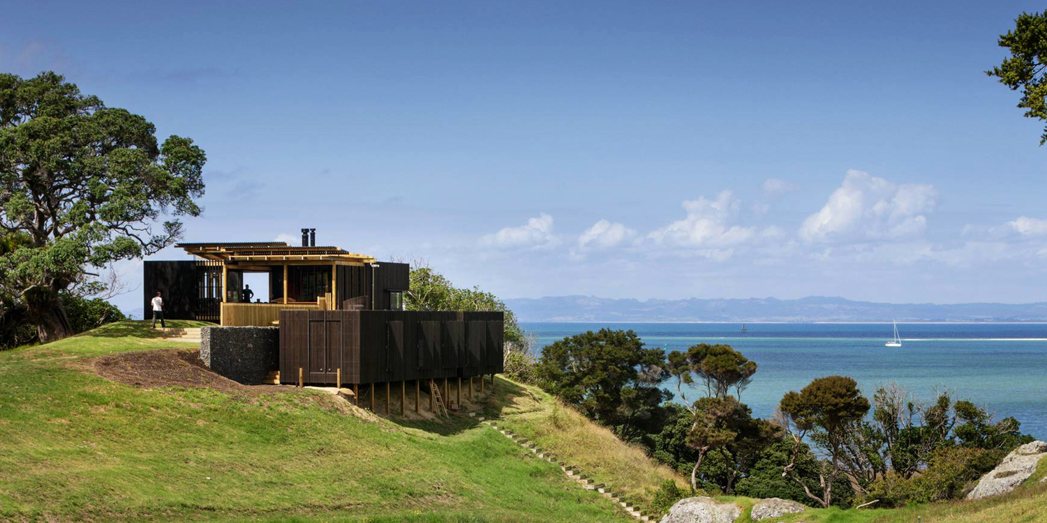 This New Zealand Beach House Has Us Jonesing for a Vacation