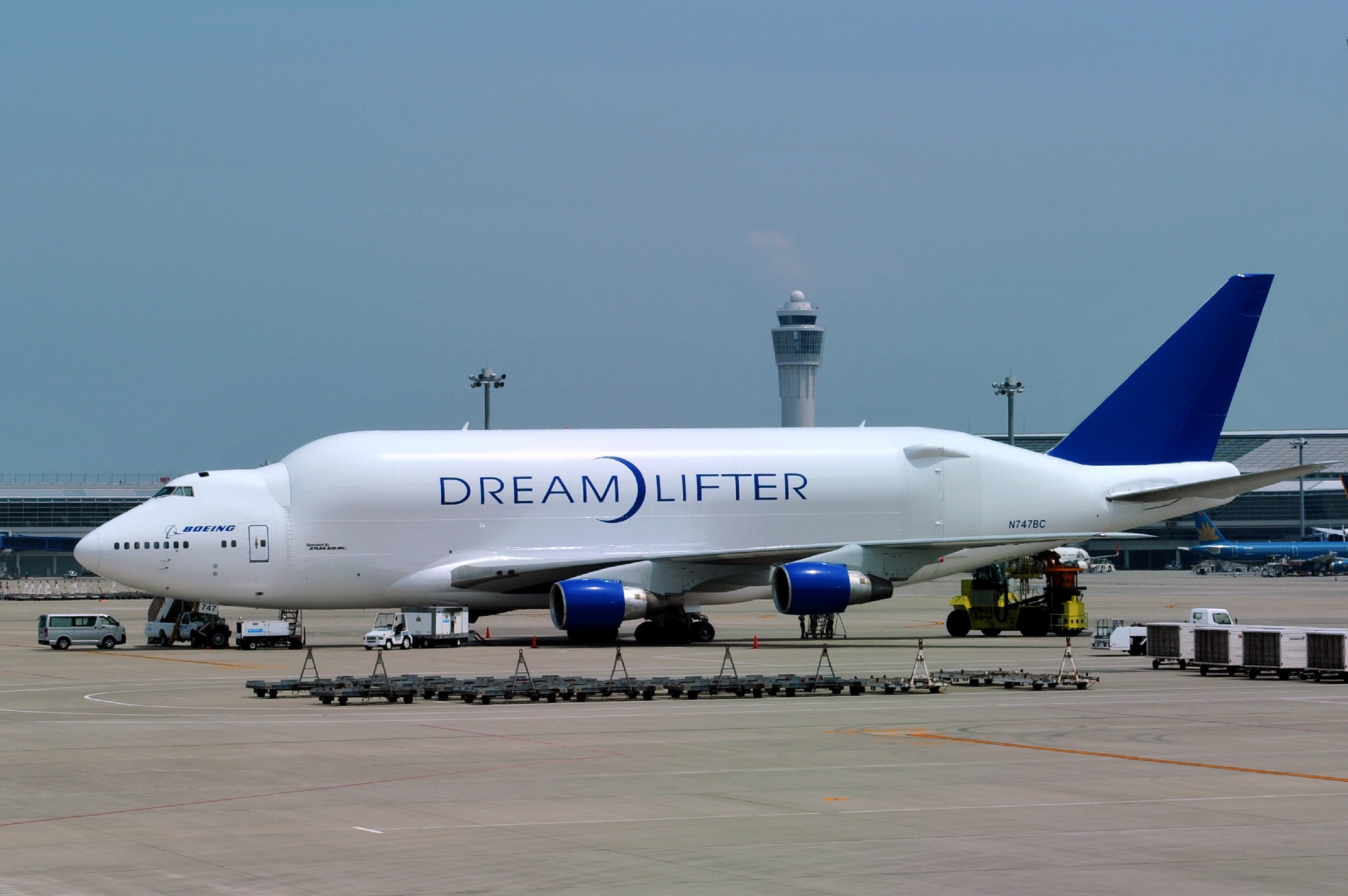 11-of-the-largest-cargo-planes-in-the-sky