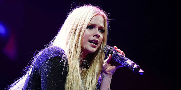 Avril Lavigne Just Wants Mark Zuckerberg to Leave Nickelback Alone