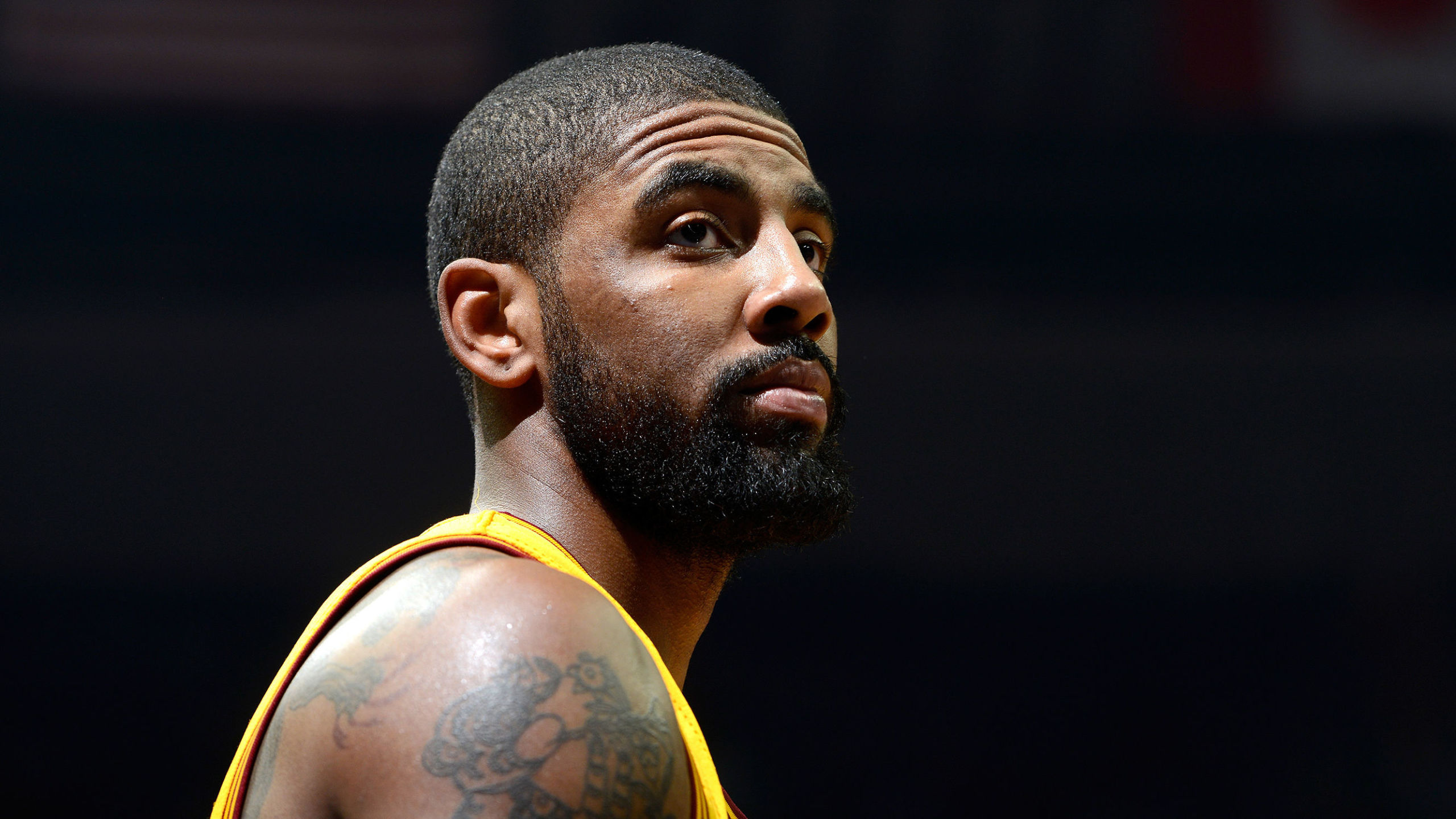 buzz sneakers mega mall